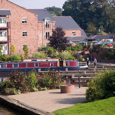 Lion Quays Resort Chirk Eksteriør billede