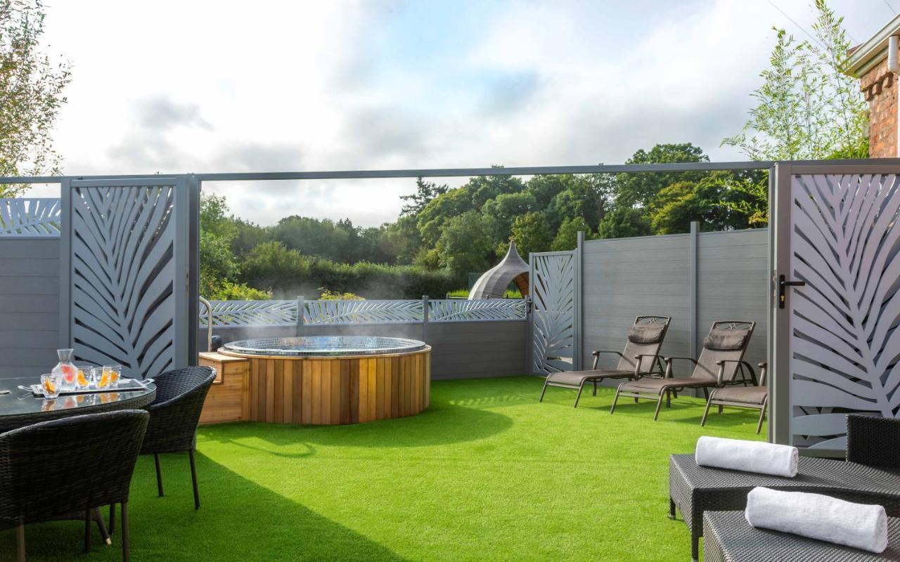 Lion Quays Resort Chirk Eksteriør billede